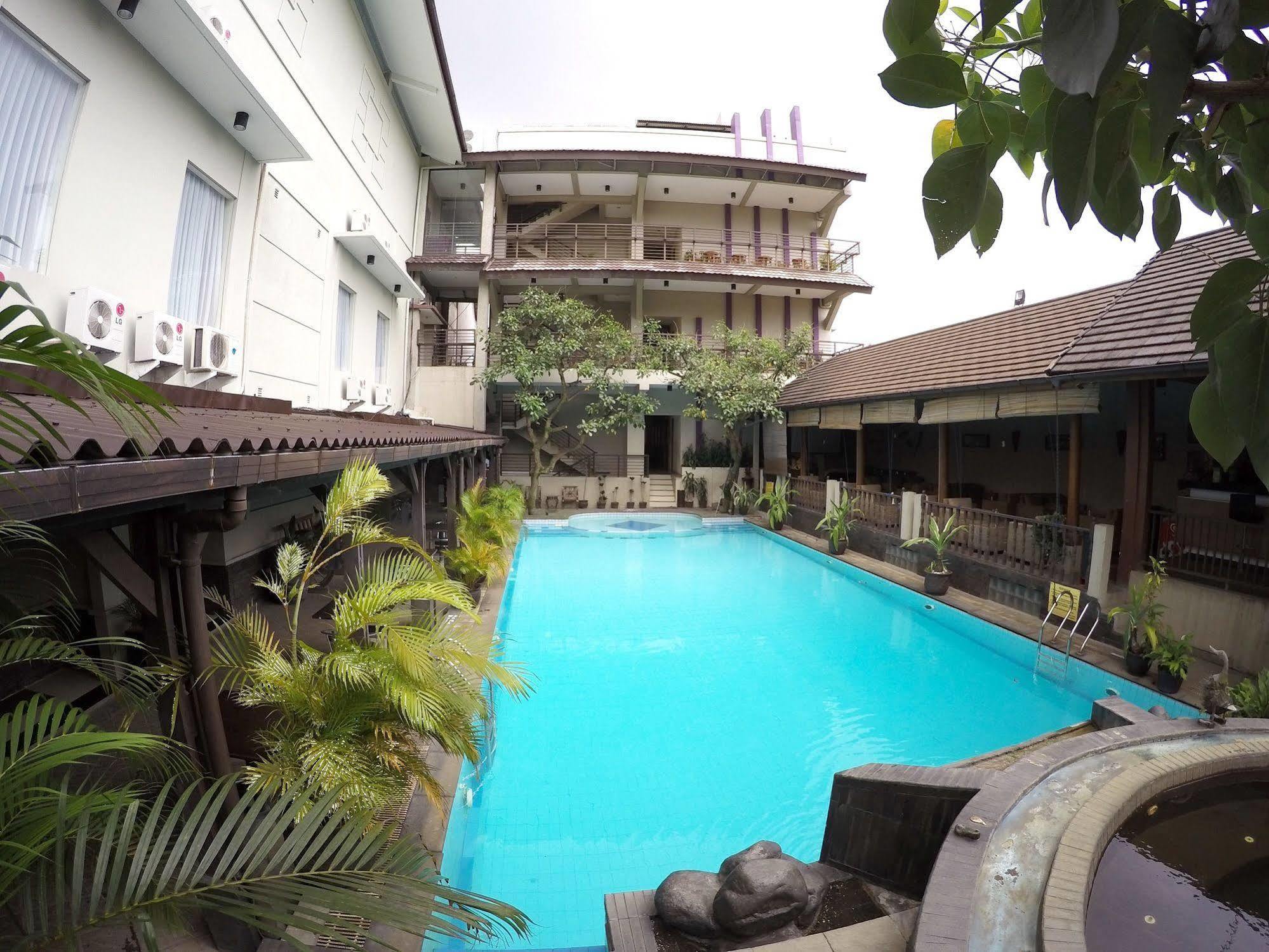 Guci 3* Bandung
